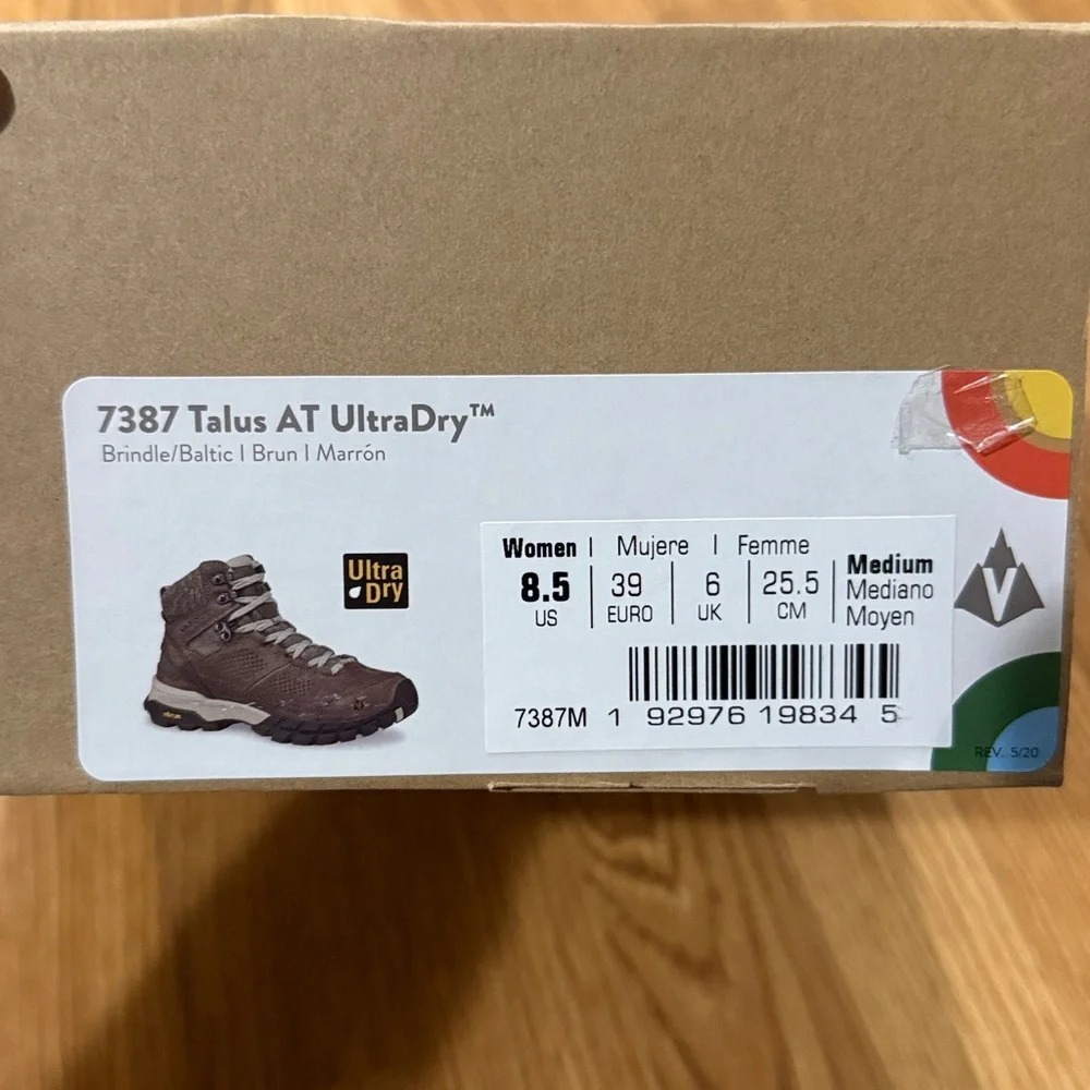 NWT Vasque Talus AT UltraDry Hiking Boot - Women's - Picture 2 of 9